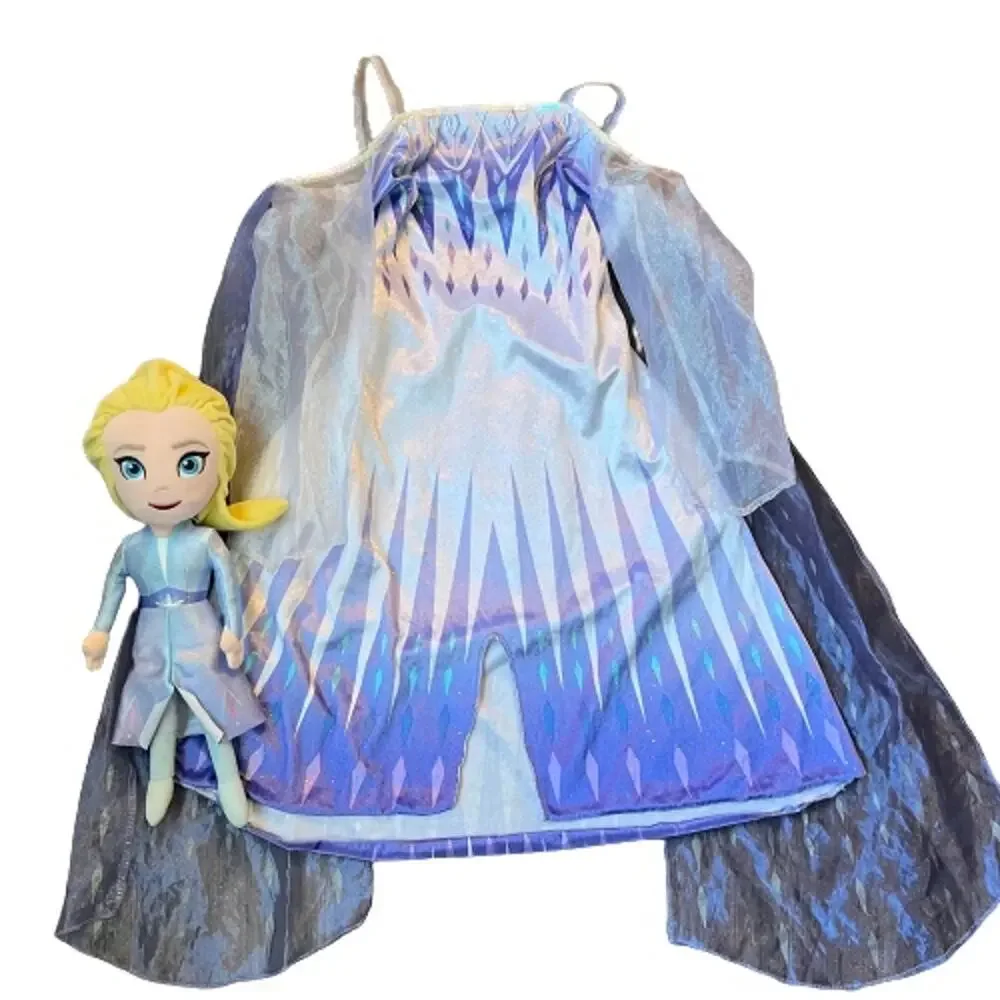 JAKKS Pacific Disney Frozen Elsa Girl’s 4-6X costume with plush